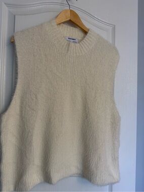 Old Navy Cream Fuzzy Ribbed Crewneck Sweater Vest